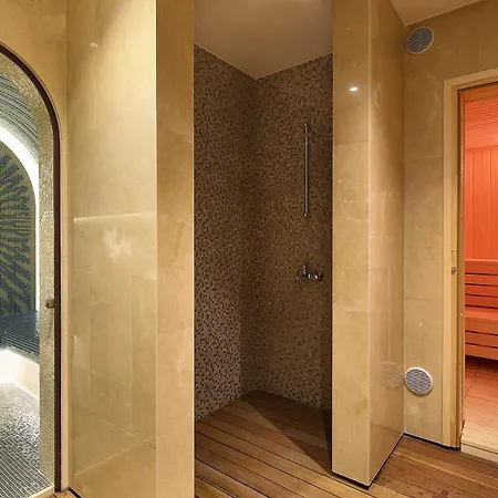 Opera Exclusive Apts By Trulycyprus Apartamento Limassol
