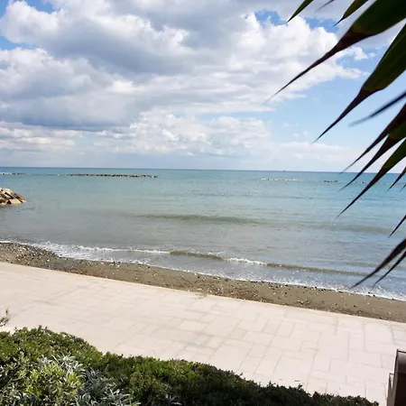 Apartamento Opera Exclusive Apts By Trulycyprus