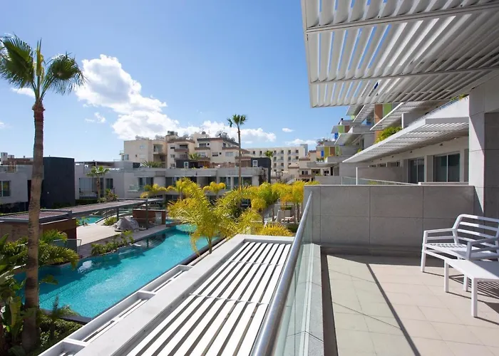 Opera Exclusive Apts By Trulycyprus Apartamento Limassol